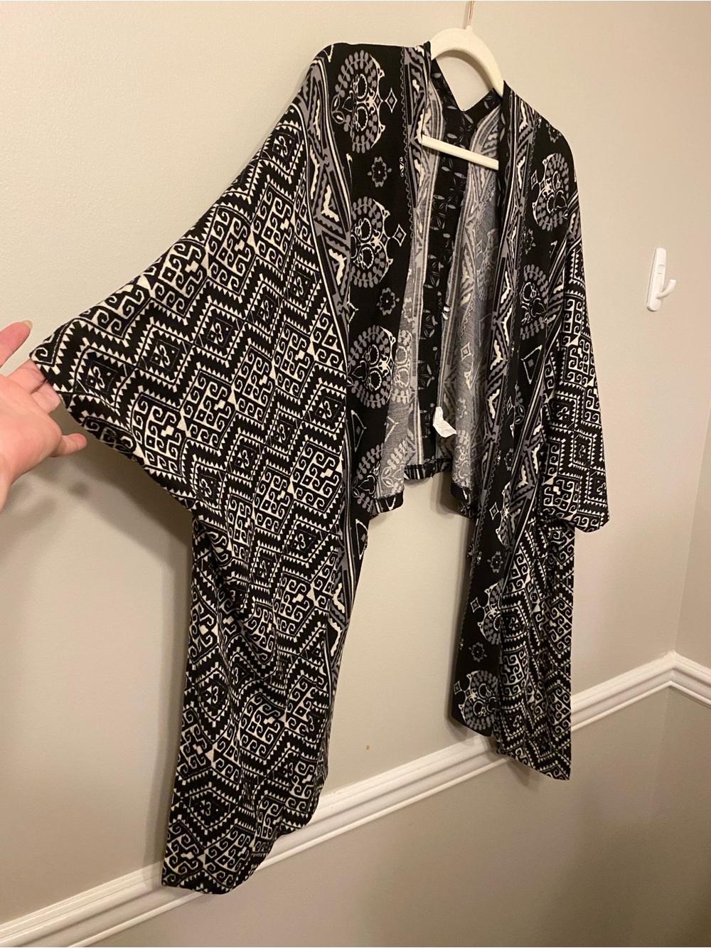 Black & White Geometric Open-Front Kimono